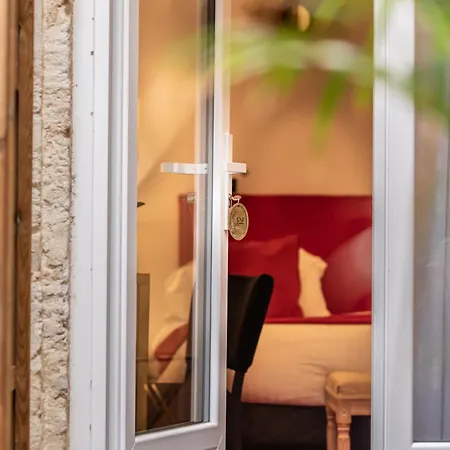 מלון Churchill Centre 2*