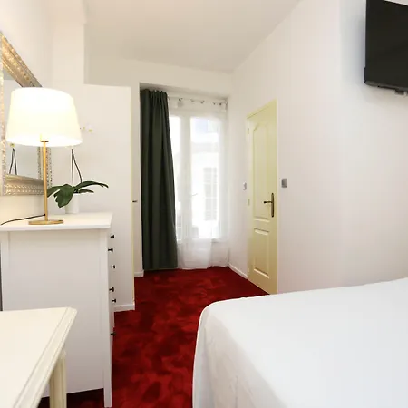 Churchill Centre 2* בורדו