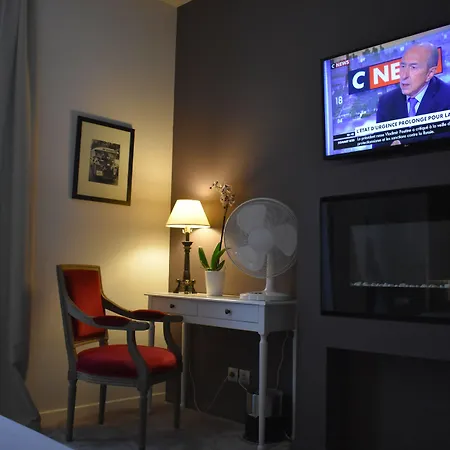 Churchill Centre מלון 2*