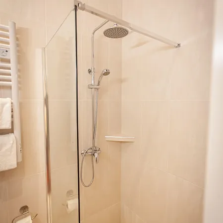 Churchill Centre מלון בורדו