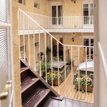 Churchill Centre Otel