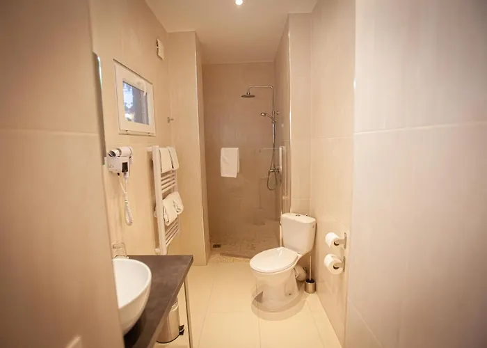 Otel Churchill Centre 2*