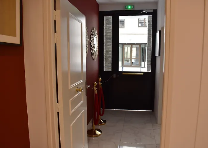 Churchill Centre Otel 2*